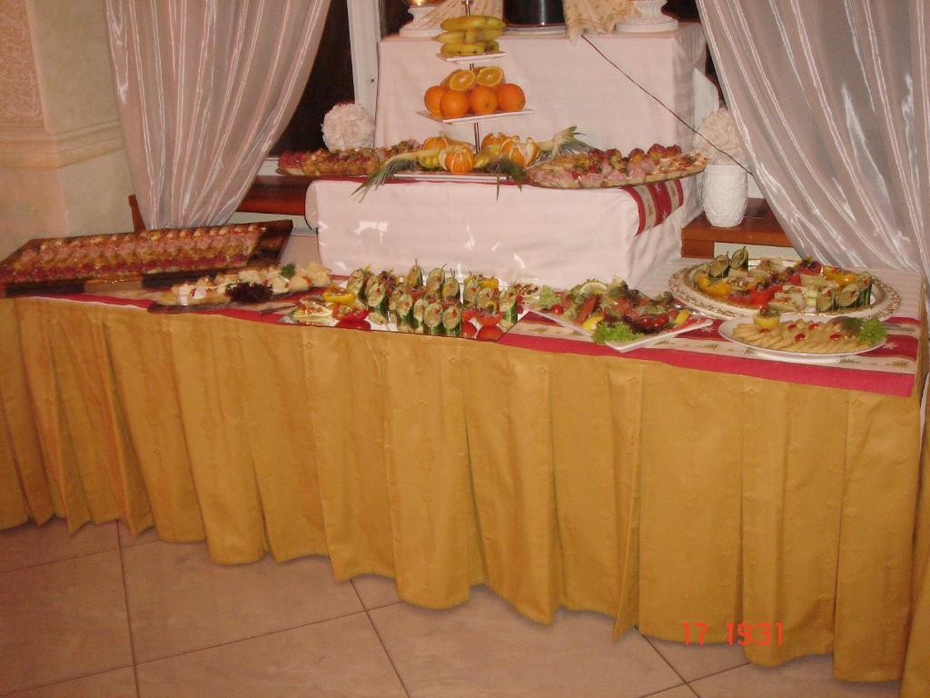 Hotel Bila Ruze Pisek  Bagian luar foto