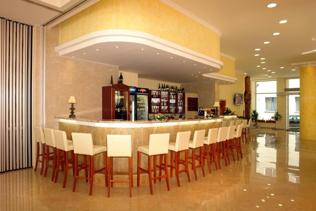 Hotel Bila Ruze Pisek  Bagian luar foto