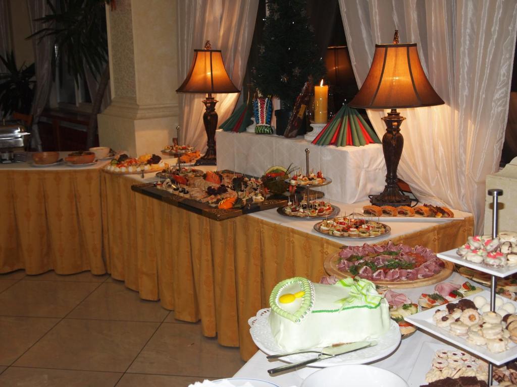 Hotel Bila Ruze Pisek  Bagian luar foto