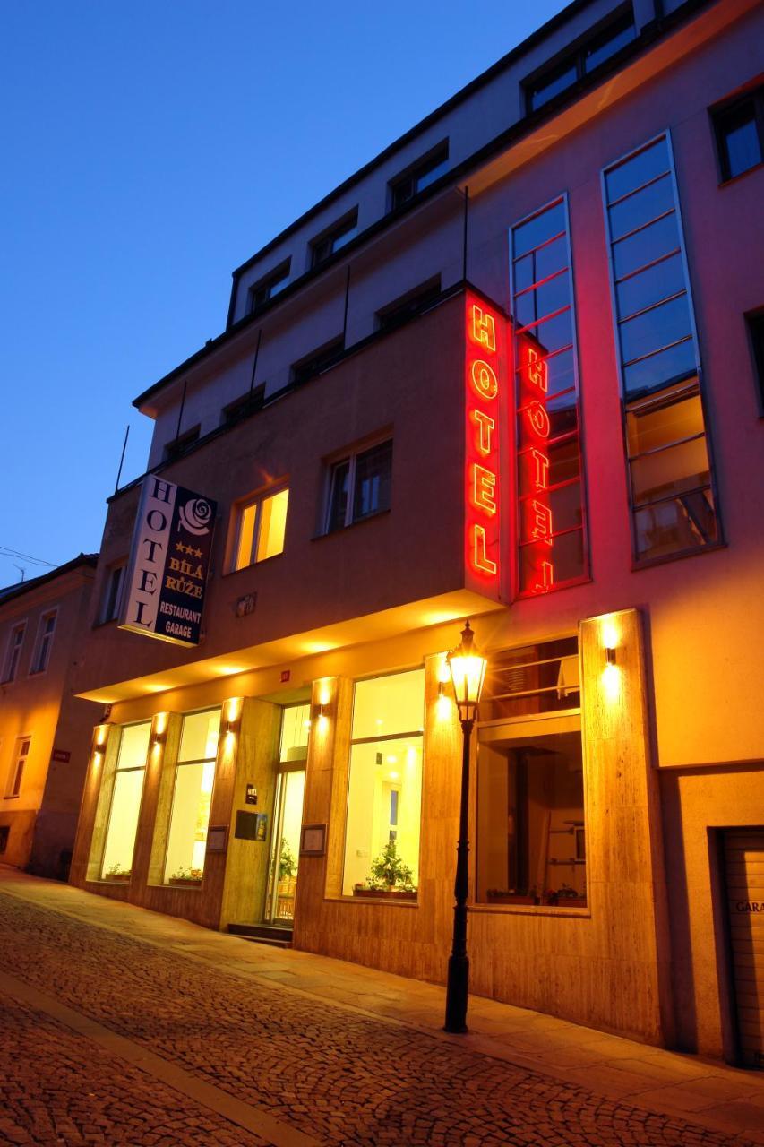Hotel Bila Ruze Pisek  Bagian luar foto